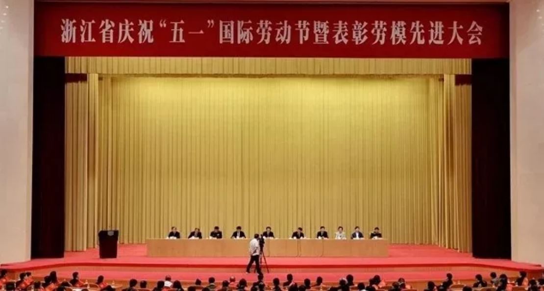 高端拉床,專用機床,內拉床,外拉床,數(shù)控機床,自動化生產線,工業(yè)機器人,拉床,拉刀,自動化