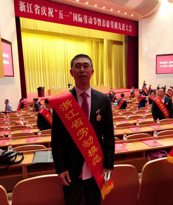 高端拉床,專用機床,內拉床,外拉床,數(shù)控機床,自動化生產線,工業(yè)機器人,拉床,拉刀,自動化