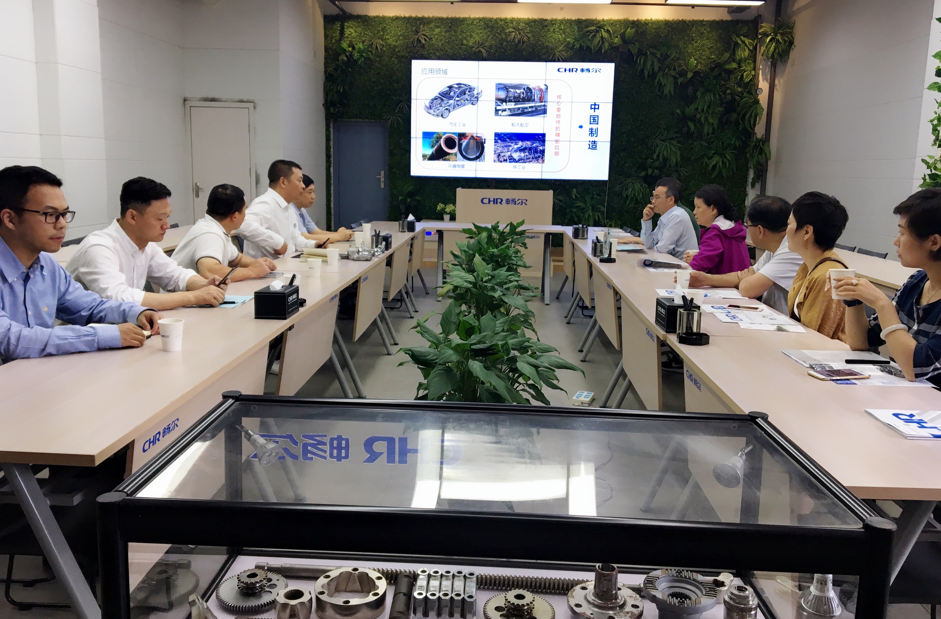 高端拉床,專用機床,內拉床,外拉床,數(shù)控機床,自動化生產(chǎn)線,工業(yè)機器人,拉床,拉刀,自動化