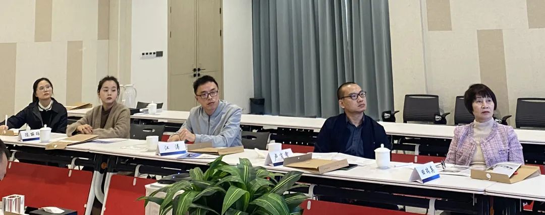 拉床,拉刀,自動化,高端拉床,專用機(jī)床,內(nèi)拉床,外拉床,數(shù)控機(jī)床,自動化生產(chǎn)線,工業(yè)機(jī)器人