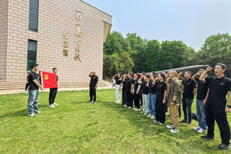 拉床,拉刀,自動(dòng)化,高端拉床,專用機(jī)床,內(nèi)拉床,外拉床,數(shù)控機(jī)床,自動(dòng)化生產(chǎn)線,工業(yè)機(jī)器人
